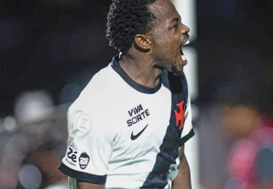 Vasco e Palmeiras avançam e se enfrentam na semi da Copa do Brasil